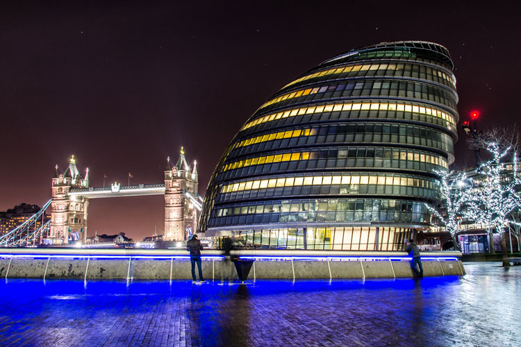 City Hall, More London, night colours and lights